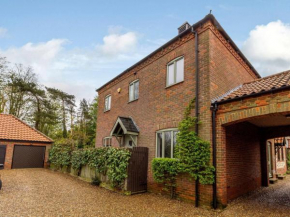 4 Bed in Burnham Deepdale KT113